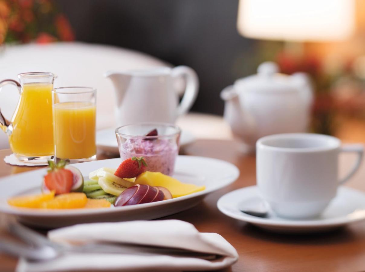 モーベンピック ホテル シティ スター ジェッダ エクステリア 写真 A breakfast table