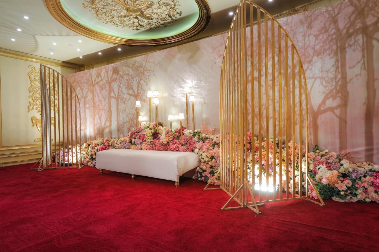 モーベンピック ホテル シティ スター ジェッダ エクステリア 写真 A traditional Malay wedding reception