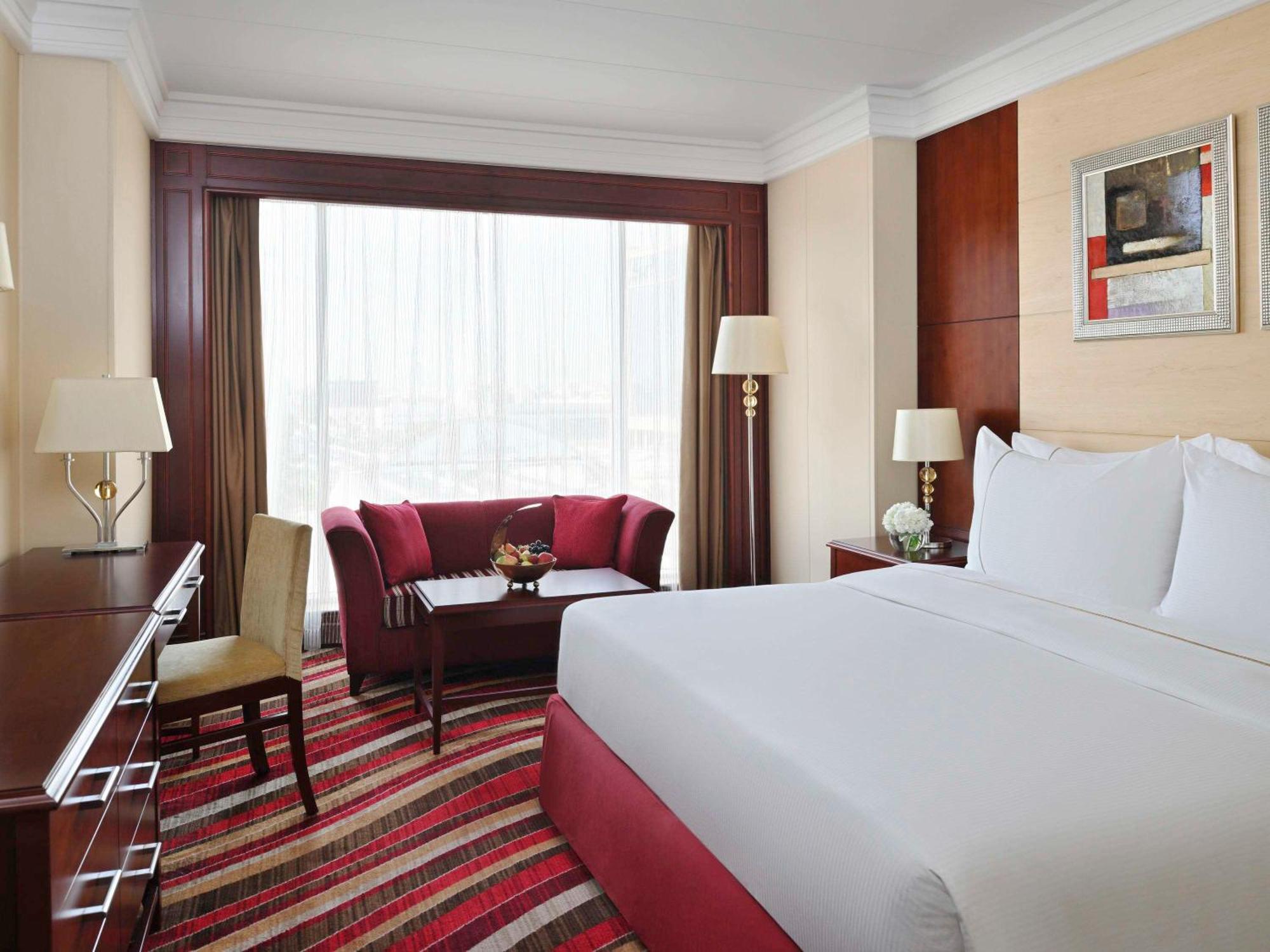 モーベンピック ホテル シティ スター ジェッダ エクステリア 写真 A room at the hotel
